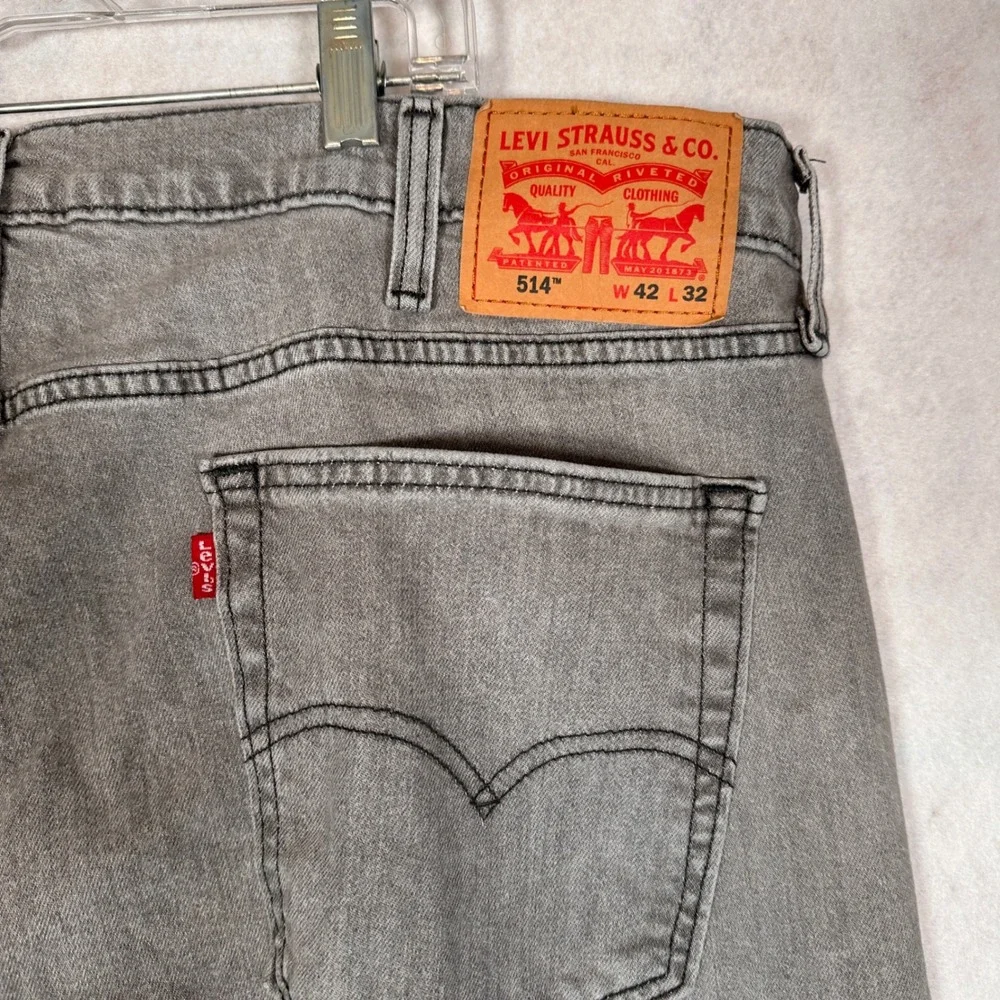Levi's Jeans Mens 42x32 514 Straight Fit Grey Good Stretch Denim Pants